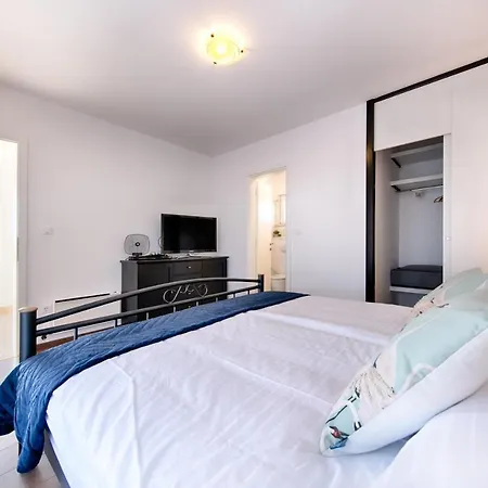 Demi Vila Pražnice