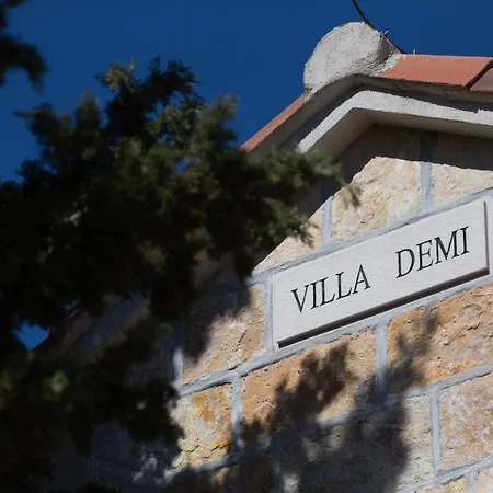 Demi * Pražnice