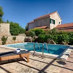 Demi Villa Pražnice